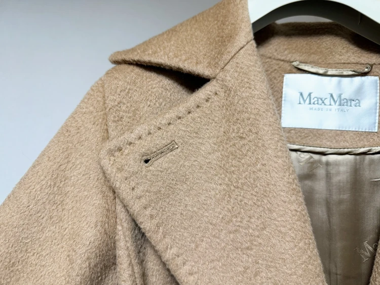 MaxMaraのアイコンコートであるマニュエラ