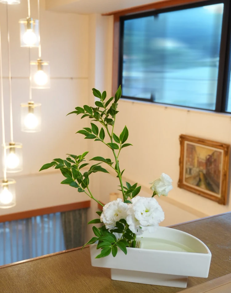 ソケイとトルコキキョウを使った生け花