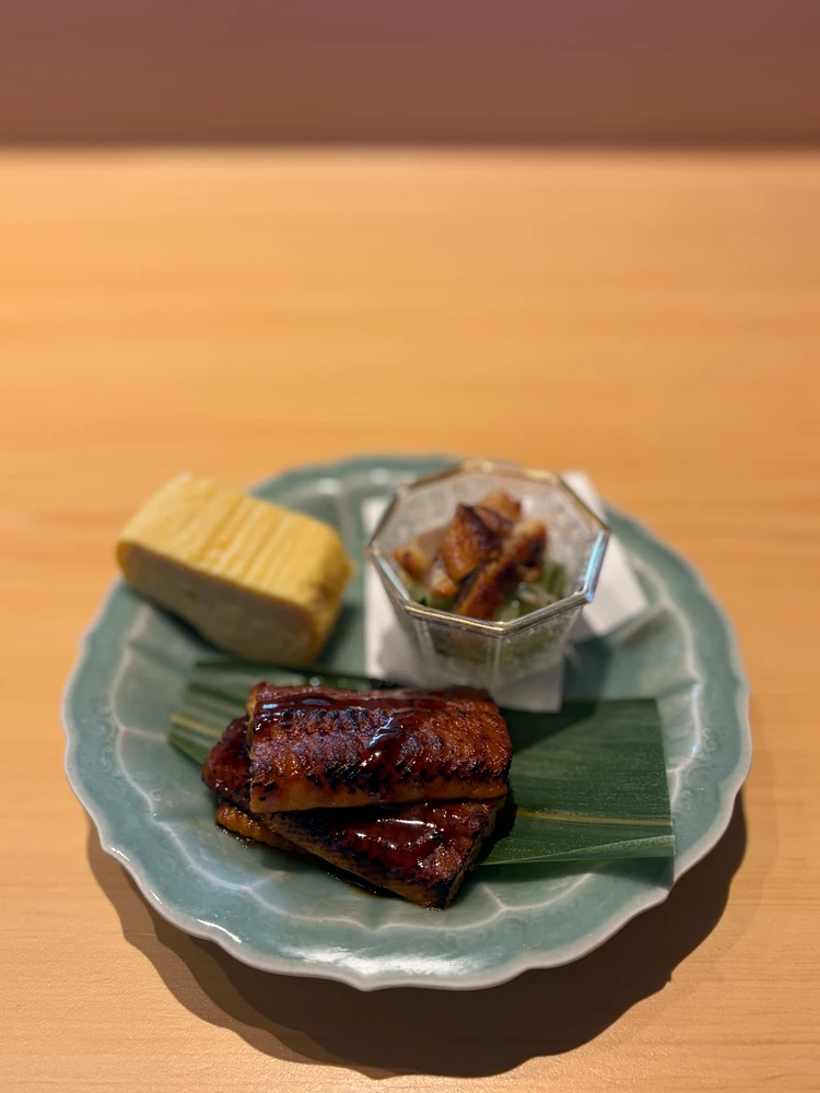 皇居ビューで神戸牛が“おかわり自由”。丸の内「かきだ鮨」は会食にも友達とのグルメ会にも使えそう_3_1