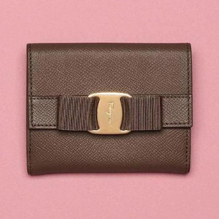 【画像】働く大人のお財布カタログ_0