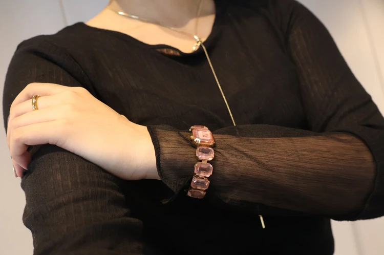 【私の時計物語】25連勤で荒んだ心身に光をくれたスワロフスキーのオクタゴンブレスウォッチ_5