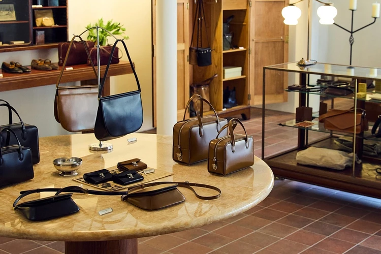 【話題】韓国レザーブランド〈TOUT Y EST〉が恵比寿に“日本初の路面店”をオープン_2