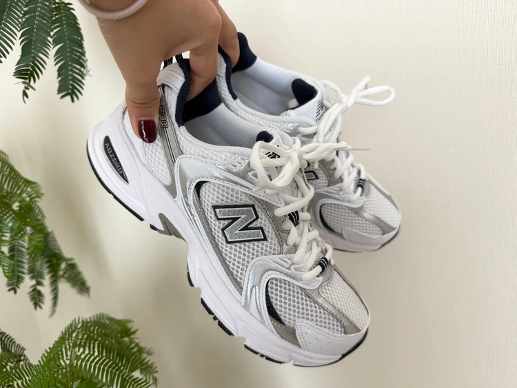 ニューバランス530