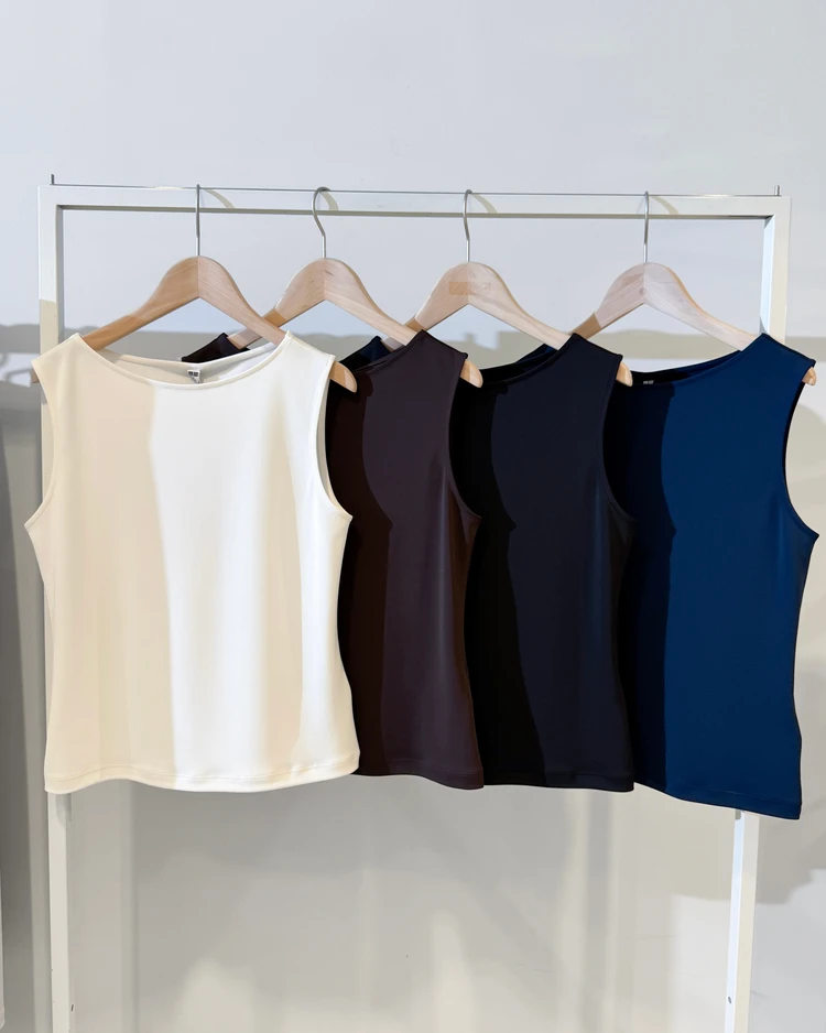 【UNIQLO】【洗濯機で洗える】クレープジャージーボートネックTノースリーブ　￥990（値下げ中）