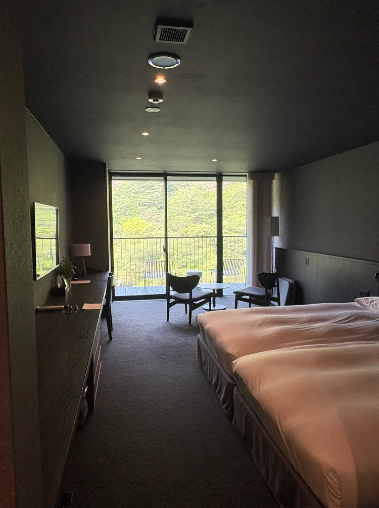 お部屋はモダンな雰囲気