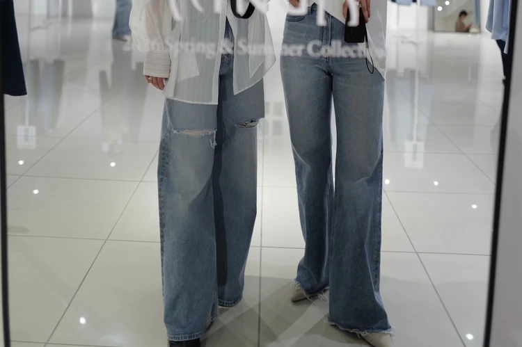 YANUK(ヤヌーク) 2026SS展示会レポ|脚長効果抜群の本命デニム_11