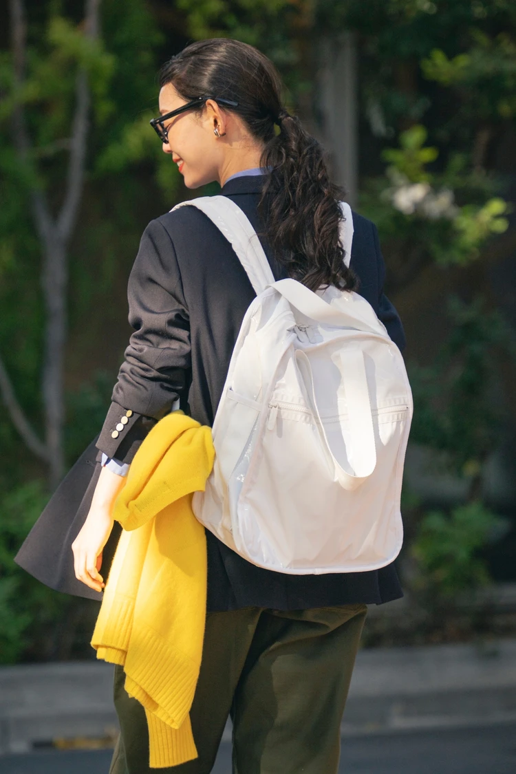 URBAN EDITOR’S BACKPACK4を背負った写真