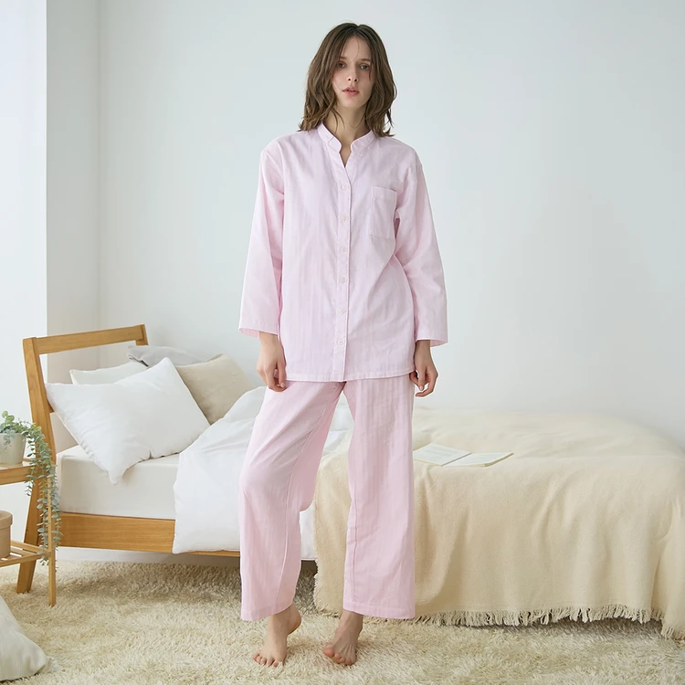 BAILA プレゼント バイラ フィッテ ダブルガーゼ 長袖長パンツパジャマ(ノーカラー) 全3色 各¥6050/グンゼ