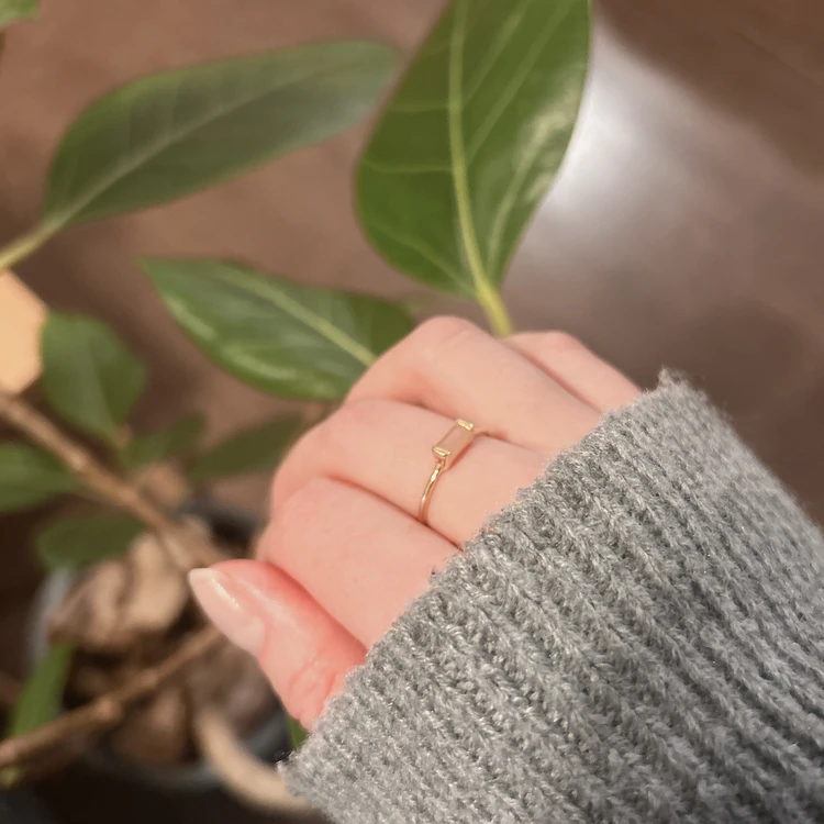 ödül(オジュール)のリング「ピーチムーンストーン:mini rect boad ring」