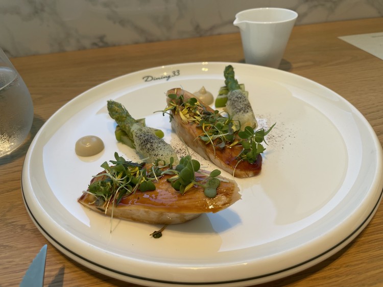 東京タワーを望む特等席で♡ 麻布台ヒルズ「Dining 33」で過ごす、特別な日のランチ_3