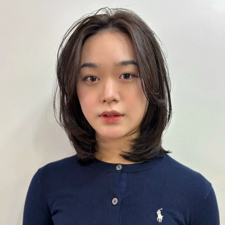【ミディアム・30代大人の髪型】韓国風ヘア・エギョモリレイヤー