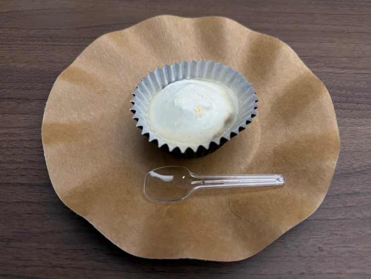 nosh(ナッシュ)の「レアチーズケーキ〜あまさけソース〜」を実食。