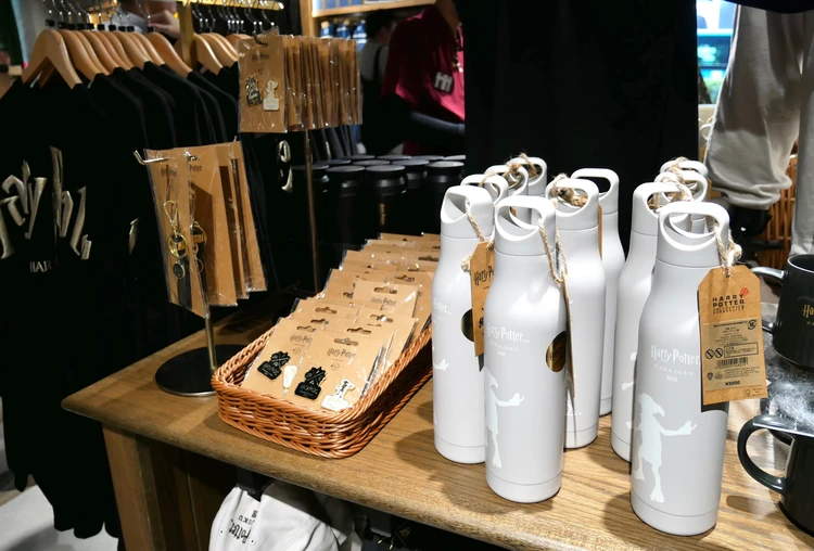 「ハリー・ポッター ショップ 原宿」限定グッズ