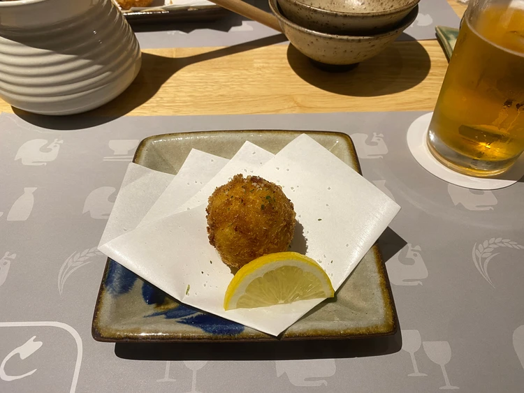 とぶ名物のコロッケ!何個でも食べられるほど美味しかった〜〜