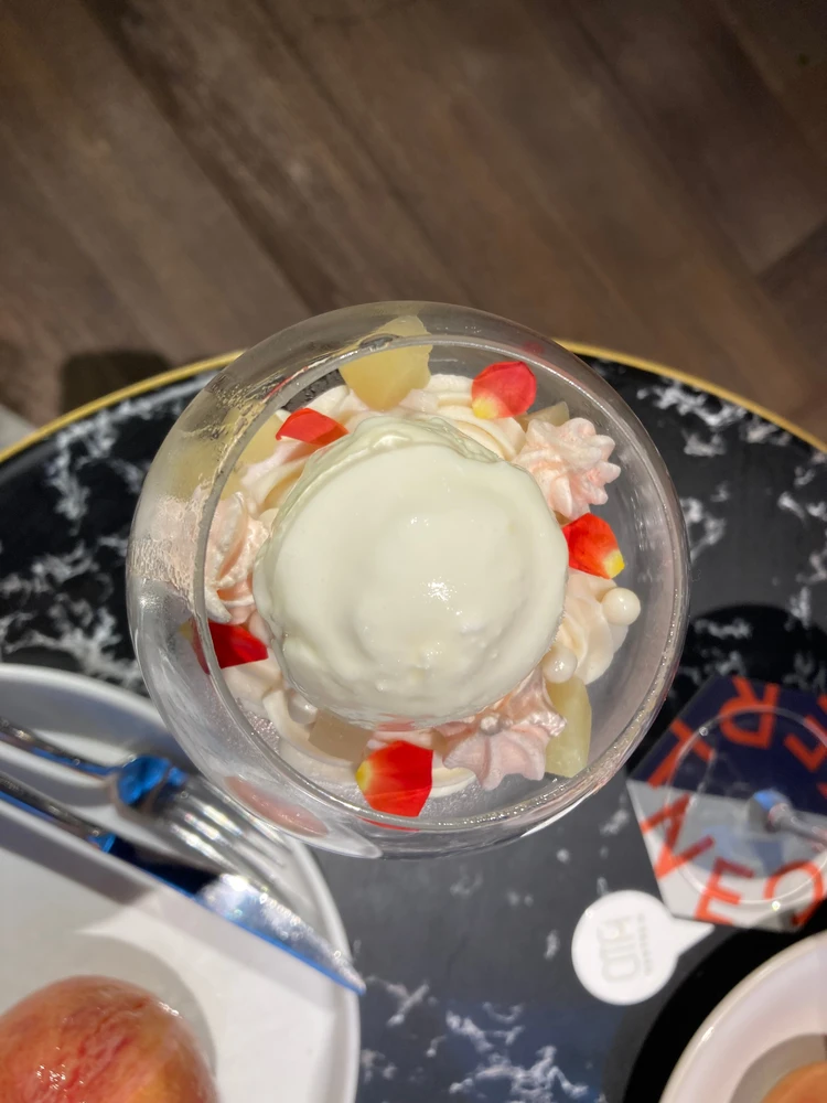 【メルキュール大阪なんば】白桃まるごとパフェ🍑#スイーツ部_4