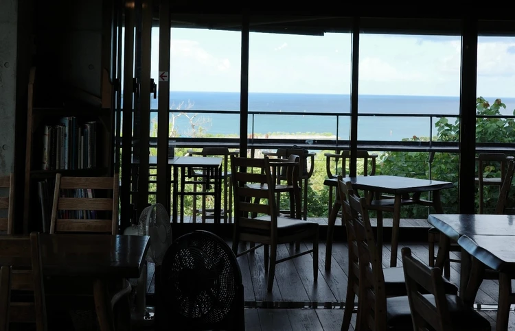 【保存版】子連れ沖縄旅行で”大人も満たされる”カフェ＆ごはん4選_1