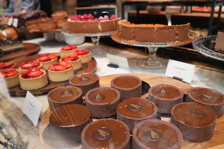 【ミラノ】郵便局？美術館？「世界一美しい」高級スタバの正体をルポ【欧州初】_6_1