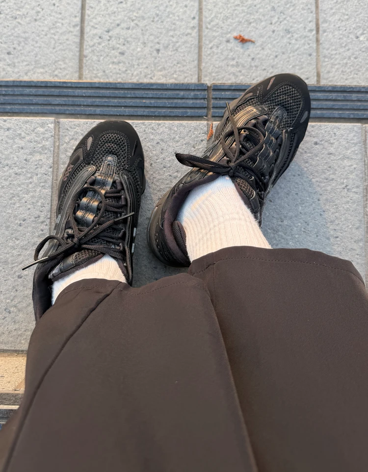 きれいめもカジュアルも！頼れるNew Balance（ニューバランス）の黒スニーカー＃スニーカー部_3_2