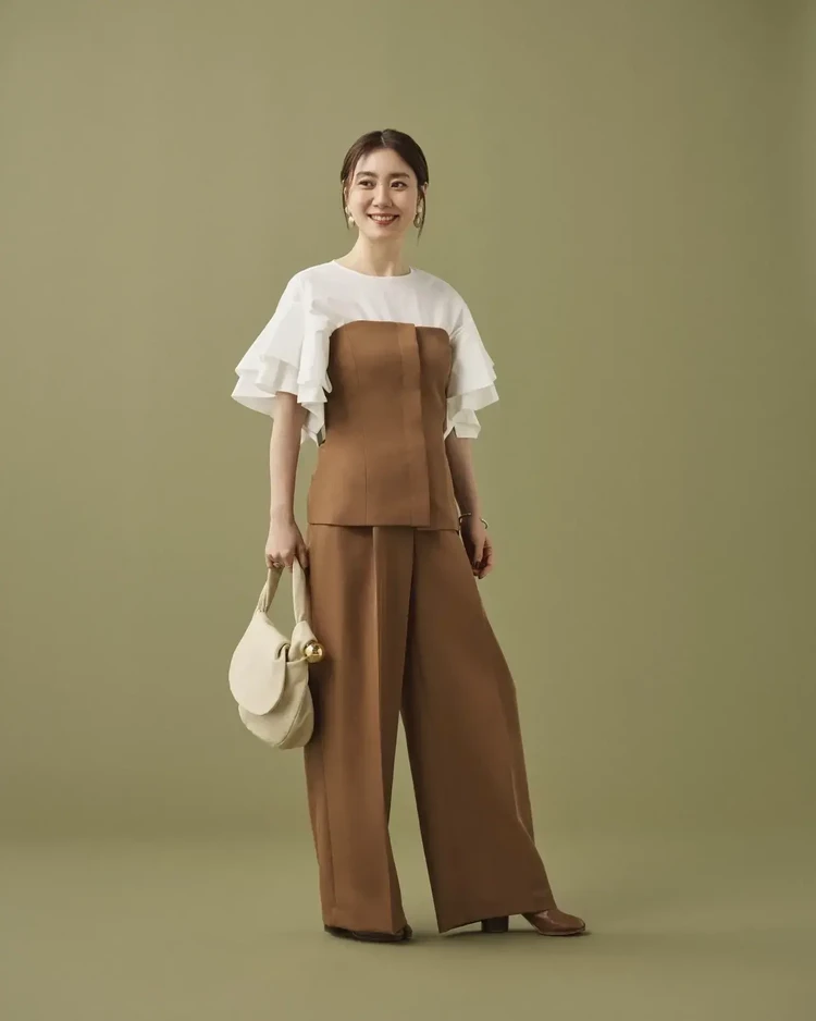 ビスチェとパンツの着こなし