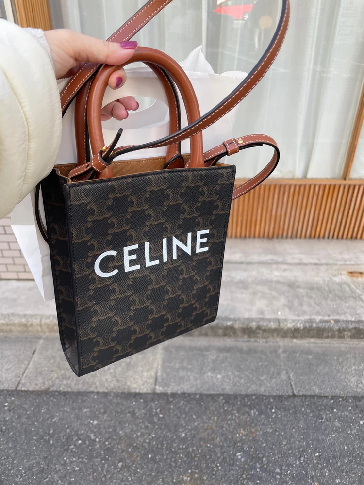 長く愛用。やっぱり使いやすいセリーヌのミニトートバッグ_1