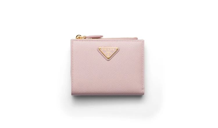 プラダ 「サフィアーノ」レザー 二つ折りウォレット ピンク