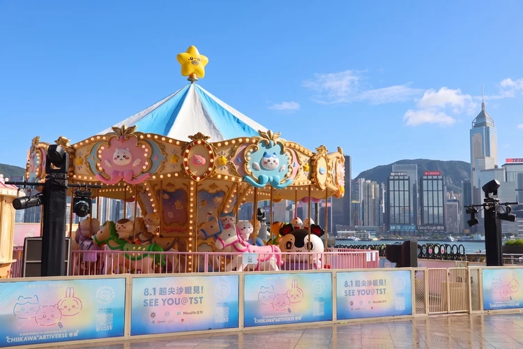 【香港】「ちいかわ」が街を占拠中!? 世界初メリーゴーランドから特別展まで映えスポットをレポ_2