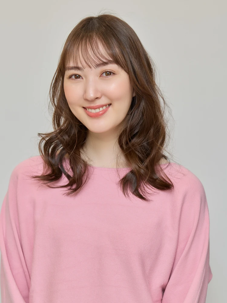 【ロング・30代大人の髪型】面長さん向けヘア・キュートなレイヤーカール