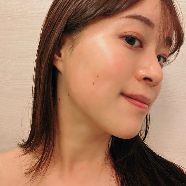 【私のおすすめUVコスメ】色と光をコントロール「スキンアクア トーンアップUVエッセンス」で内側から透明感を！_3_2