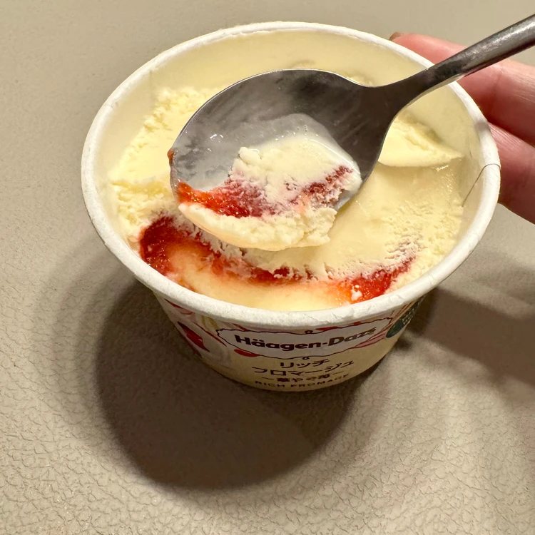 【ハーゲンダッツ／期間限定】"リッチフロマージュ"と"紅茶&クッキー"実食レポ#BAILAアイス部_5