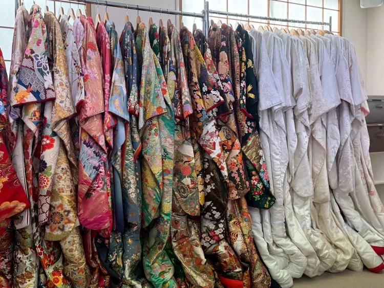 白無垢　色打掛　和装前撮り　華雅苑　衣装レンタル