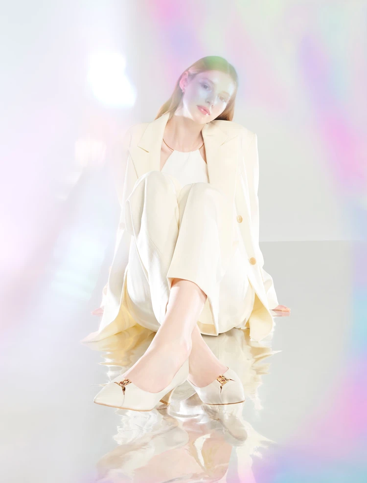 ダイアナ　Chain Motif Pumps￥20900