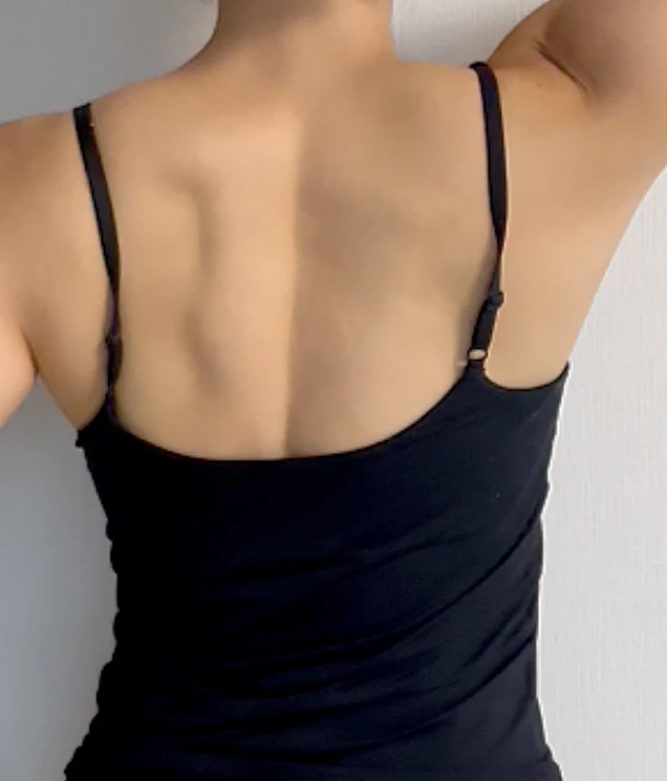 背中トレーニング　筋トレ　宅トレ　背中痩せ　姿勢改善　ダイエット