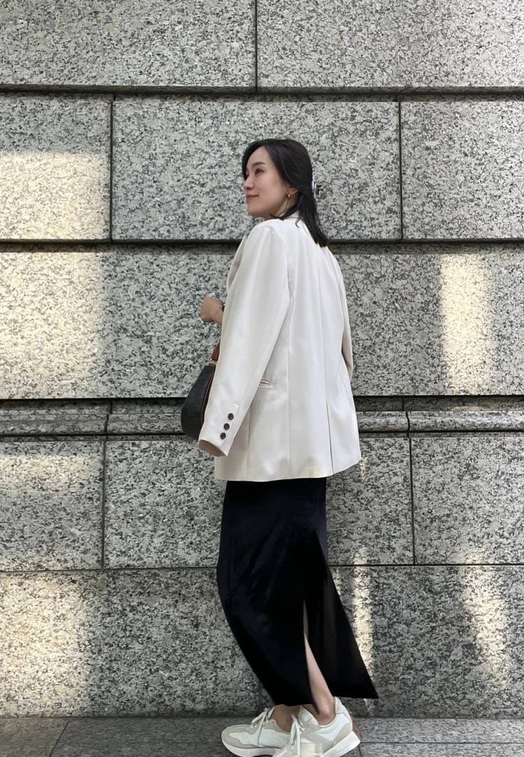 New Balance(ニューバランス)327大人気スニーカーを使ったモノトーンコーデ＃スニーカー部_1