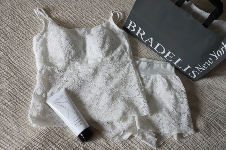 BRADELIS New York ブラデリス　ニューヨーク　表参道　フィッティング　体験　補整下着　育乳　