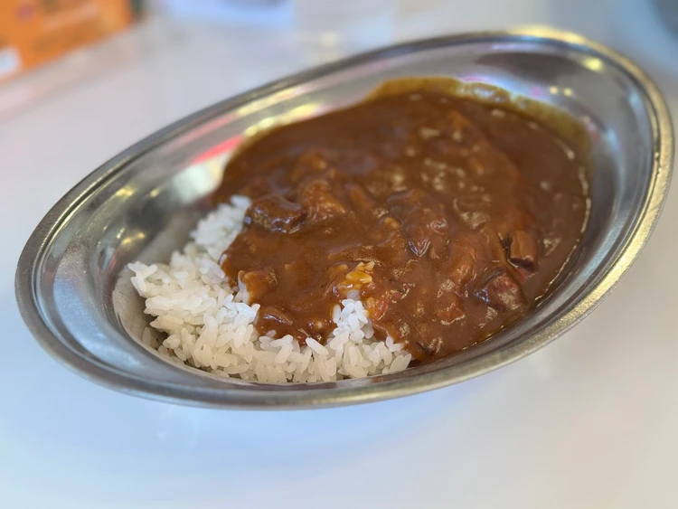 インデアンカレー　帯広地元民におすすめされたグルメ「インデアン」を実食レポ　北海道グルメ　帯広グルメ　帯広お土産　帯広B級グルメ　帯広ランチ　帯広カレー　北海道カレー　帯広ソウルフード