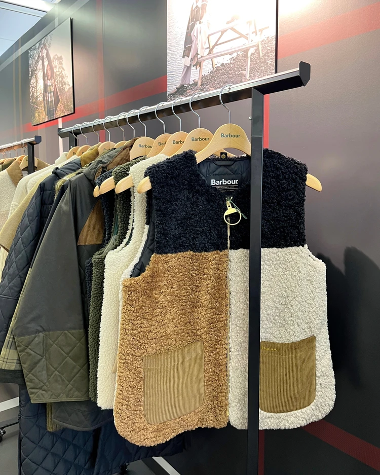 バブアー　2025秋冬　フリースベスト