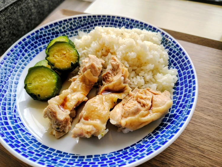工程少なく超簡単！長谷川あかりさんレシピ「まるごとチキン&ズッキーニの炊き込み」を作ってみた！_7