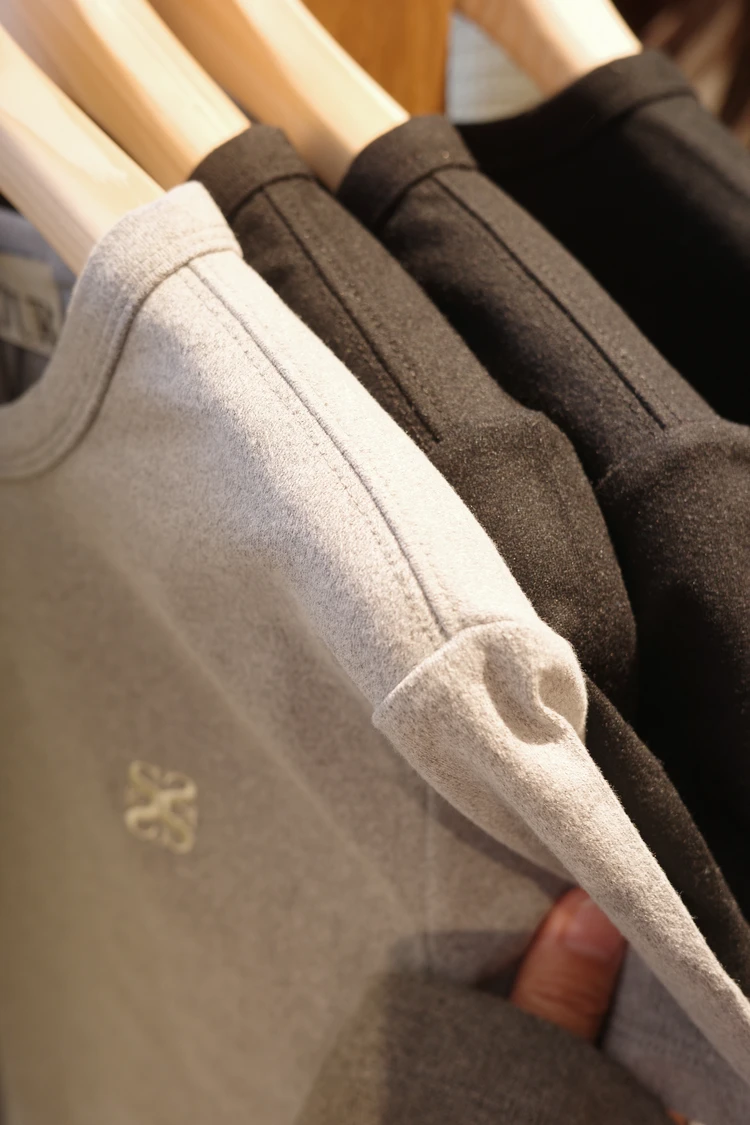 ロゴT  ミニT  Tシャツ　大人が選ぶTシャツ　肌触りの良いTシャツ