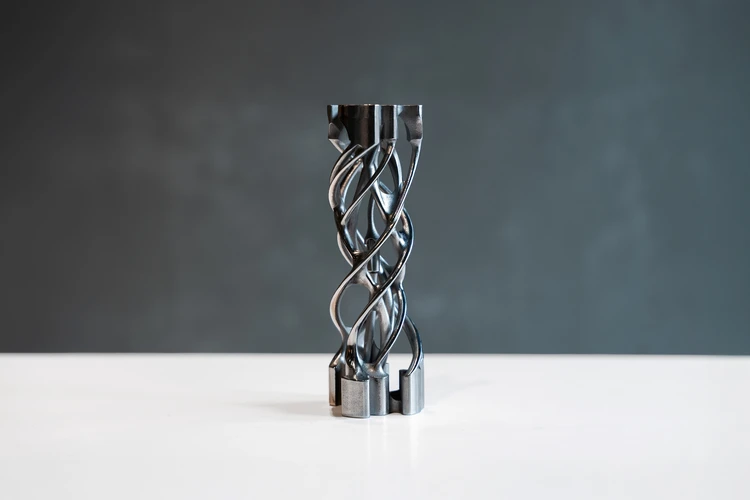 Entangled Others - 《self-contained 009.x》(credit Coleccion SOLO)