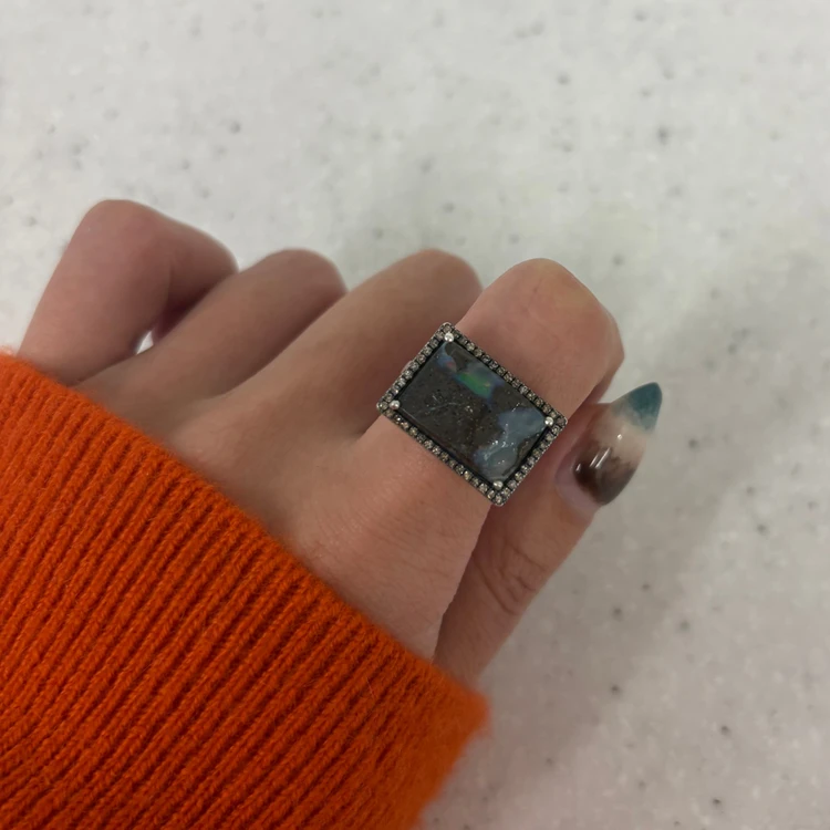 【写真】BAILA編集部員のおすすめやお気に入りをリレー式で綴る「エディターズピック」_0