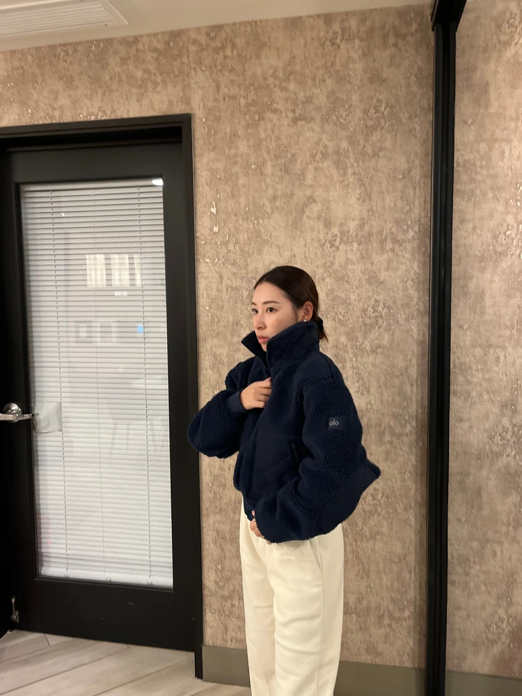 Alo yoga【購入品】ボアアウターを紹介"Shepa Edge Bomber"_2