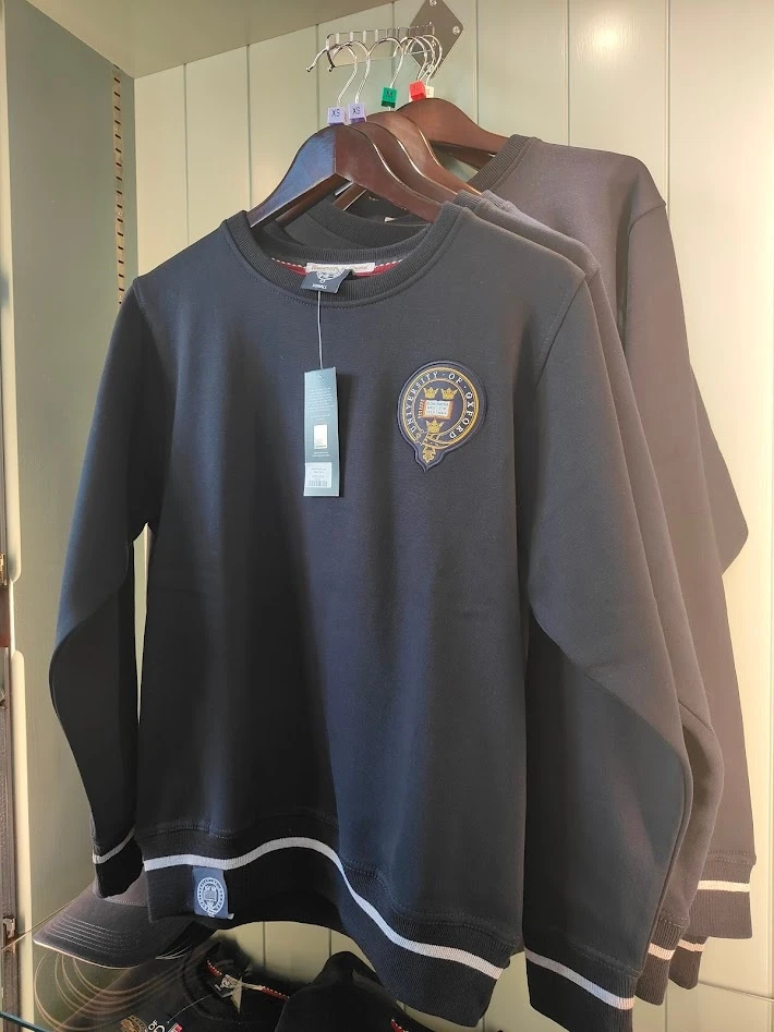 オックスフォード大学　トレーナー　グッズ　お土産