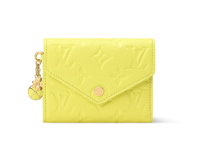 【 LOUIS VUITTON(ルイ・ヴィトン)】スーパーラッキーデーに向けて日本限定カラーやラッキーチャームが彩る新作ウィメンズウォレットが登場_2_1