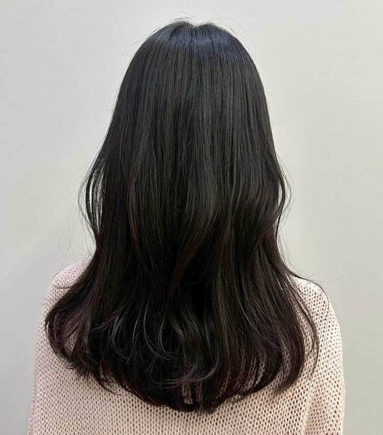 30代　髪型・ミディアムのバック