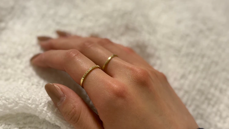 30代が選んだ女性、ミュートジュエリー