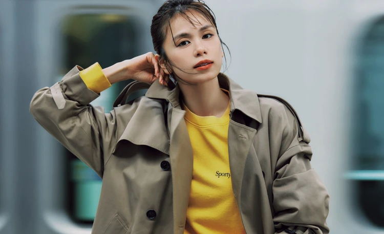 佐藤晴美が発信！ 2026年春トレンド「スポーティアイテム」、晴美流の取り入れ方とは？