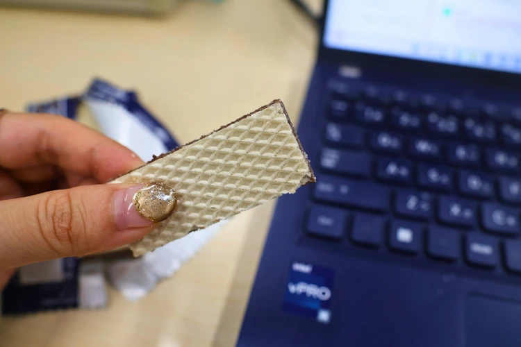 「ココロゆるまる」ロアカーのウエハースがデスクのスタメン #スイーツ部_3