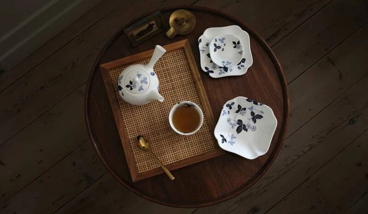 【WEDGWOOD（ウェッジウッド）】和洋の食卓に映えるかたちと質感。アイコニックな柄×現代的なカラーに新たなシェイプが登場！