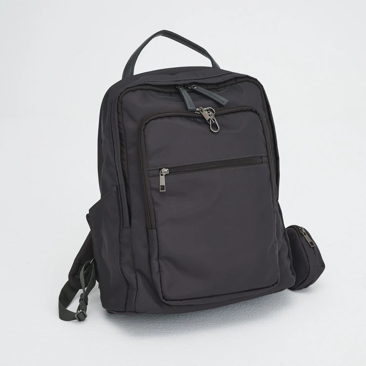 人気ブランドの通勤バッグにA4書類＆PCほか通勤アイテム全部入れてみた（写真）_0