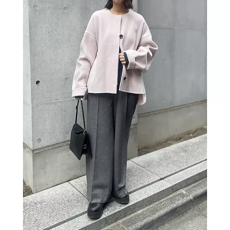 うす軽リバーショートコート